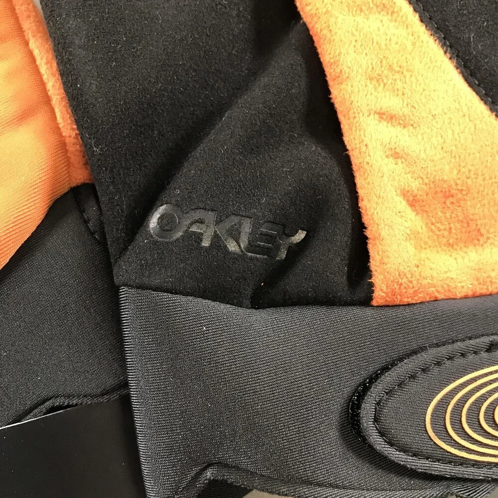 Oakley brand style